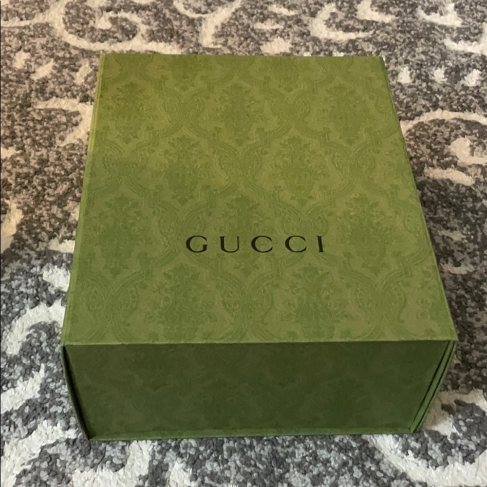 Gucci magnetic box